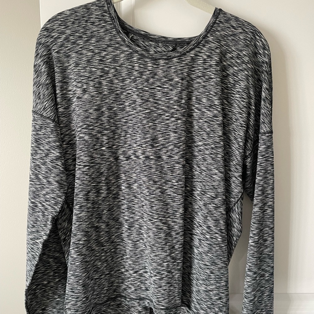 Long sleeve LULUlemon heathered grey size 4